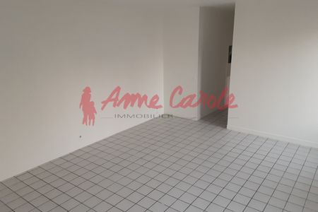 St Cloud Tram 2 - Photo 2