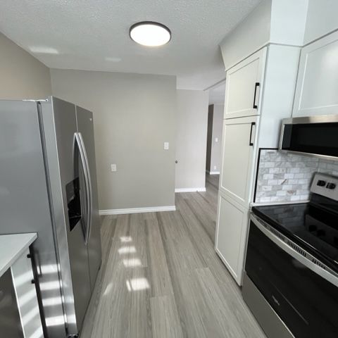 🏡 Beautiful 3 Bedroom Duplex for Rent - Photo 1