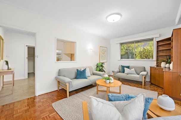 993 Riversdale Road, Surrey Hills VIC 3127 - House For Rent | Domain - Photo 1