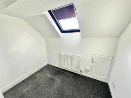 4 bedroom detached house to rent - Photo 5