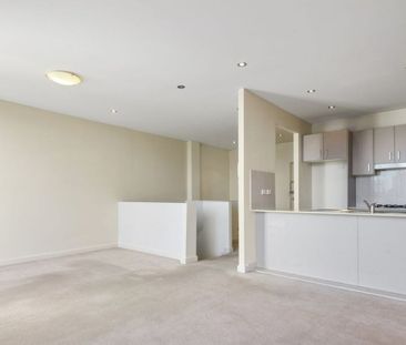 Modern 2 bedroom split level unit - Photo 1