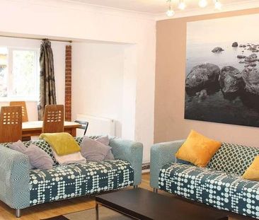 Bedroom Detached House In Charminster, BH8 - Photo 6