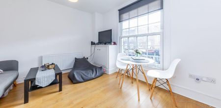 Contemporary one bedroom flat - walking distance to Regents Park & Camden Tube - Photo 2