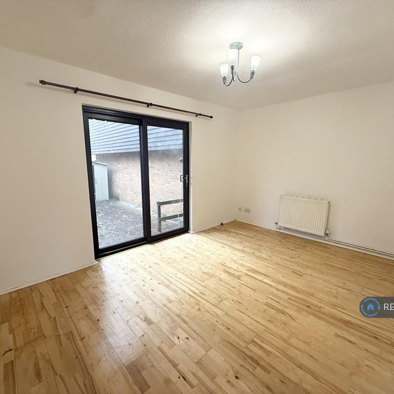 2 bedroom detached house to rent - Photo 1