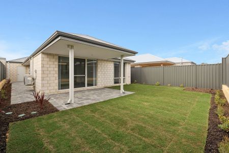 A slice of Coastal Air and Golf Estate Flair. - Photo 2