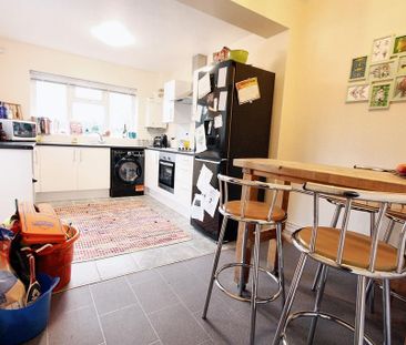 3 bedroom terraced house to rent - Photo 6