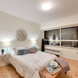 Spacious Renovated Bachelor, 1 & 2BRs: Subway Line - Photo 2