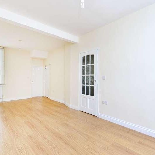 Higham Hill, Walthamstow, E17 - Photo 1