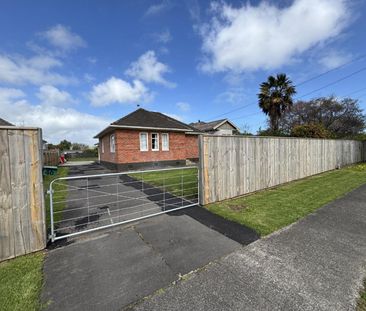 Modern living in Whanganui East - Photo 1