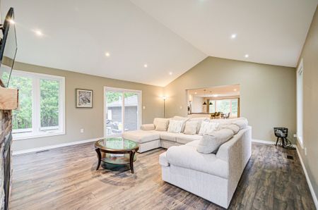 For Lease - 1147 Belle Aire Beach Road Unit# Upper Floor, Innisfil, Ontario - Photo 5