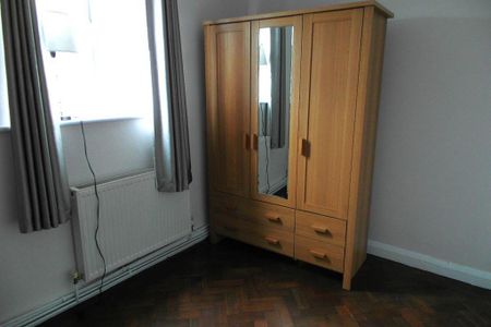 3 bedroom apartment to rent - Photo 4