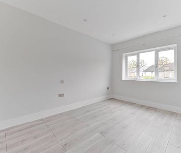 3 bedroom flat to rent - Photo 4