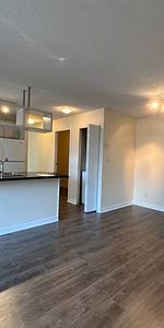 Beautiful One Bed & Den High Rise Apartment in Downtown Vancouver - Photo 4