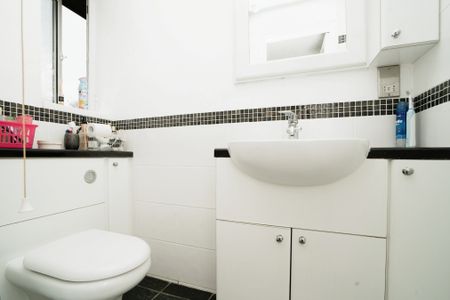 4 bedroom house to rent Severn Road, Oadby, Leicester, Leicestershire, LE2 - Photo 5