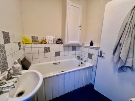 Holdenhurst Road, BH8 8AX, Bournemouth - Photo 3