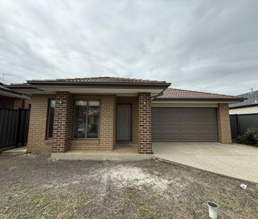 35 Tarlo Drive, Tarneit VIC, Belconnen - Photo 5