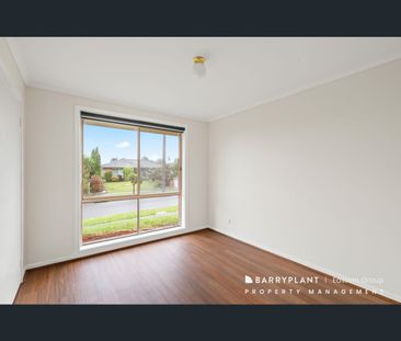 1/50 Leopold Crescent, Hampton Park, Vic 3976 - Photo 1