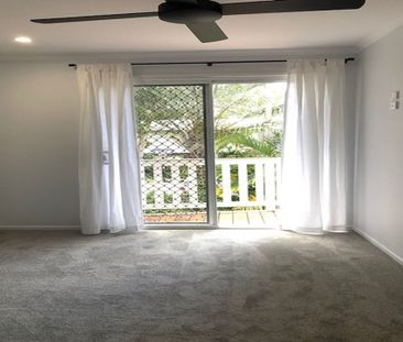 Modern Coastal Townhouse in the Heart of Mudjimba - Photo 4