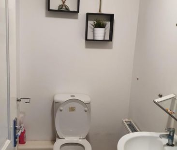 2 Bed Terraced House, Newhouse Road, G42 - Photo 6