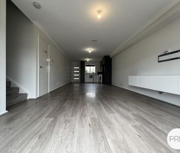 2/53 High Street, Queanbeyan East NSW 2620 - Townhouse For Rent | D... - Photo 1