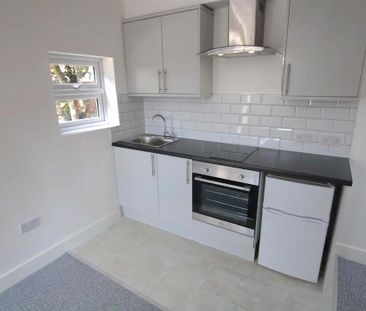 Saint Paul’s Square, Burton On Trent - Photo 1