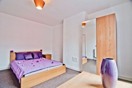 2 Bedroom Terraced House - Photo 3