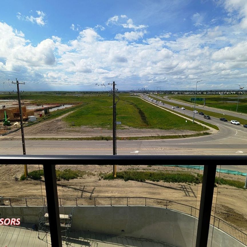 BRAND NEW 1 BED, 1 BATH 5th-FLOOR APARTMENT W/AN UNDERGROUND PARKING STALL IN THE COMMUNITY OF EAST HILLS CROSSING - Photo 1
