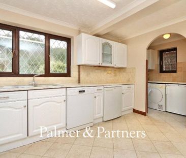 3 bedroom detached house to rent - Photo 3