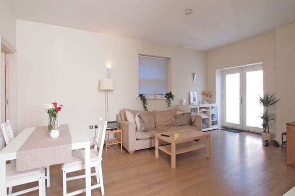 Durnsford Road, London, SW19 - Photo 1