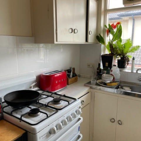 Bright Two Bedroom Apartment - Photo 1