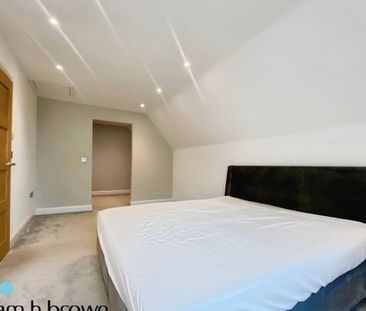 17 Ongar Road - Photo 2