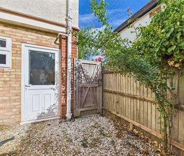 Elm Road, Reading, Berkshire, RG6 - Photo 1