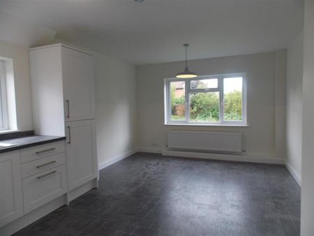 4 bedroom detached house to rent - Photo 5