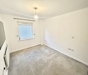 John Thornycroft Road, Southampton - Photo 3