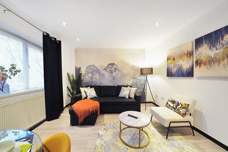 Green Lawns - Photo 5