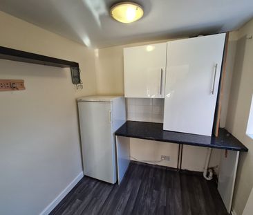 2 Bed Terraced House, Hinde Street, M40 - Photo 5