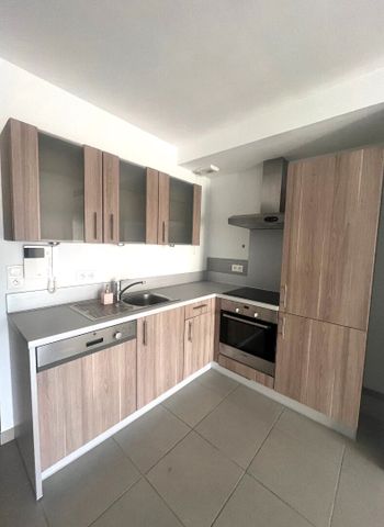 A LOUER - CHATEAURENARD - Appartement T2 avec parking et terrasse., - Photo 3