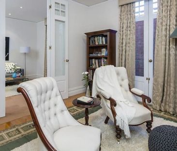 Stylish & Secure home in wanted locale - Photo 2