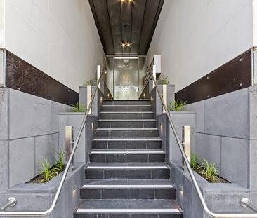 Stunning architecturally designed and quality built. - Photo 4