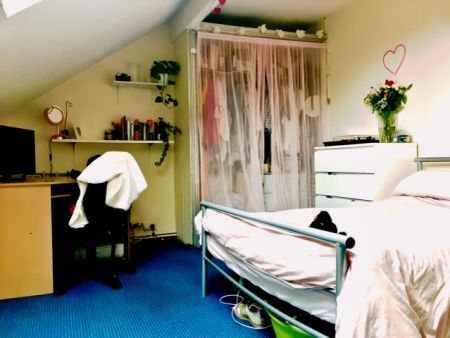 4 Bed 1 Bath - Photo 5