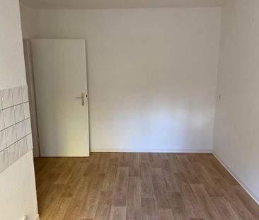 Gemütliche Single-Wohnung, Badewanne, Küche/Bad mit Fenster - Photo 1