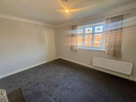 2 bedroom semi-detached house to rent - Photo 4