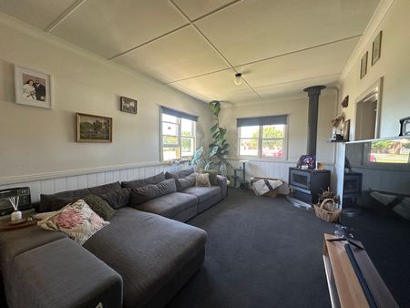 Family Home - Photo 2