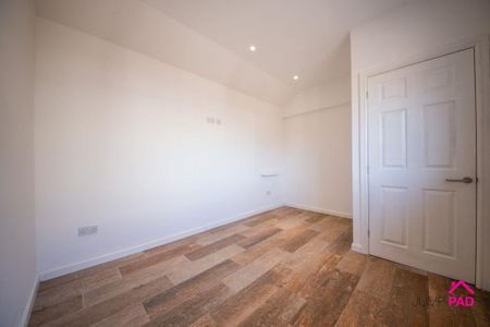 2 bedroom semi-detached bungalow to rent - Photo 5