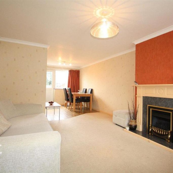 3 bedroom terraced house to rent - Photo 1
