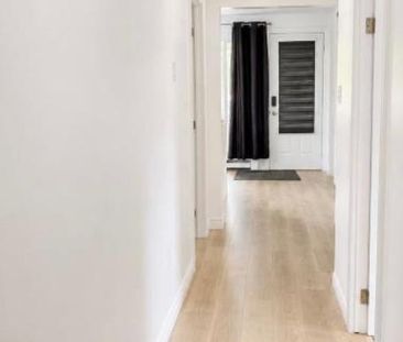5 1/2 rénové à louer - Photo 3