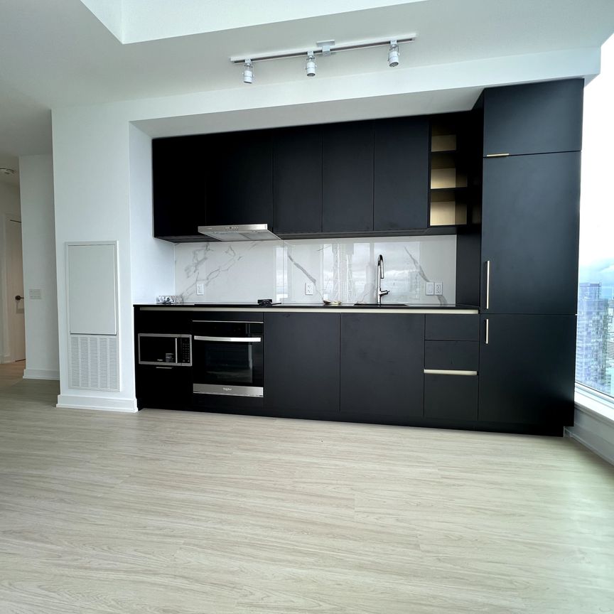 For Lease - 8 Wellesley Street Unit# PH02, Toronto, Ontario - Photo 1