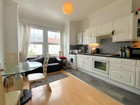 2 bedroom flat to rent - Photo 3