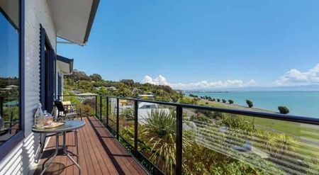 Ocean view living - Fully furnished - Photo 4