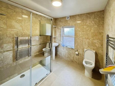 4 bedroom terraced house to rent - Photo 2